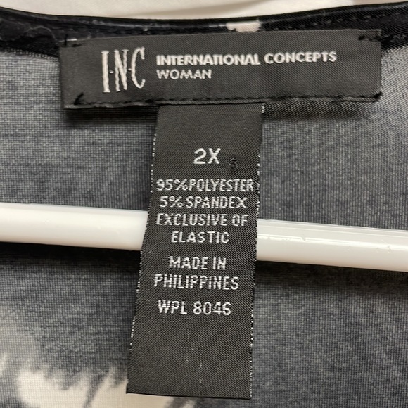 INC International Concepts Woman Shorts Romper Size 2X with Metal Sparkles - Picture 4 of 6